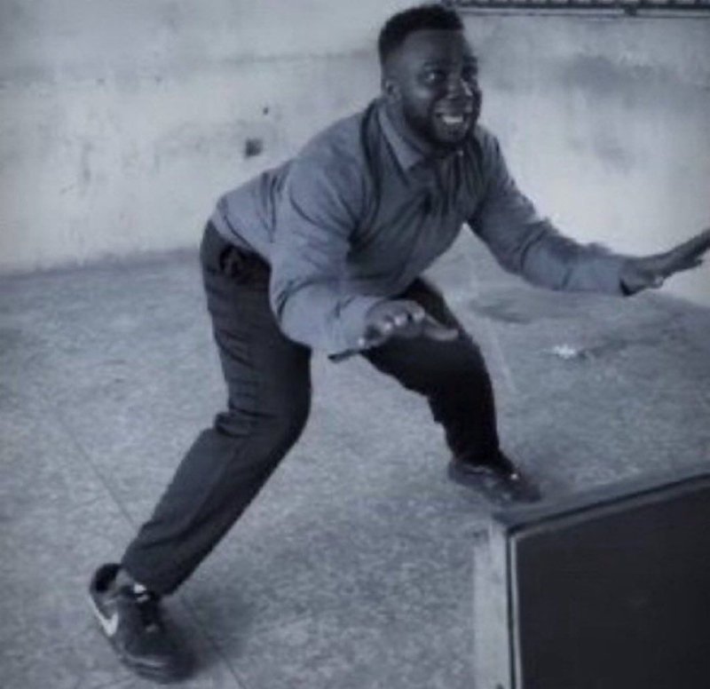 In case you see anywhere dem dey beat thief look well make you no go join them kill me.😭