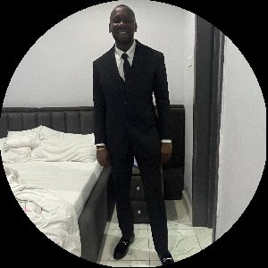 Happy Sunday and a blessed new month to everyone @lekeelekee. May all the blessings that comes with...