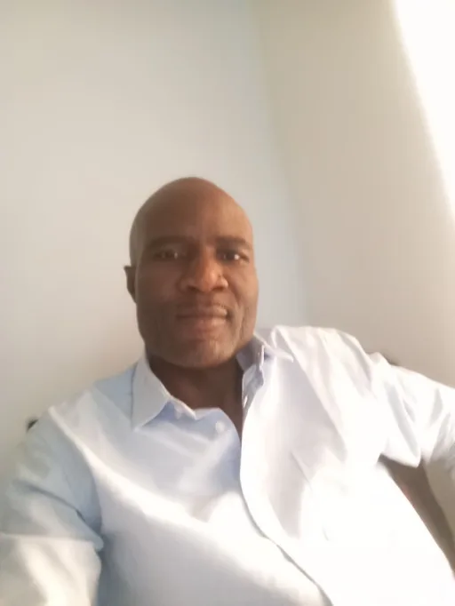 Lagos based. Delta born.
New on Lekeleke 
Tech, Fintech, Politics, or business , which one is trendi...