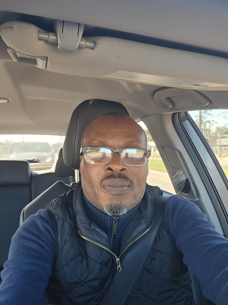 I welcome myself to this beautiful platform, please let's behave ourselves here, thank you everyone...