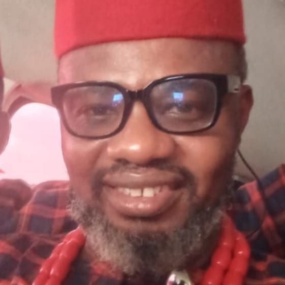 Most people hear “Data Analysis” and think it’s hard.

It’s not.

Data Analysis simply means:
👉 Loo...
