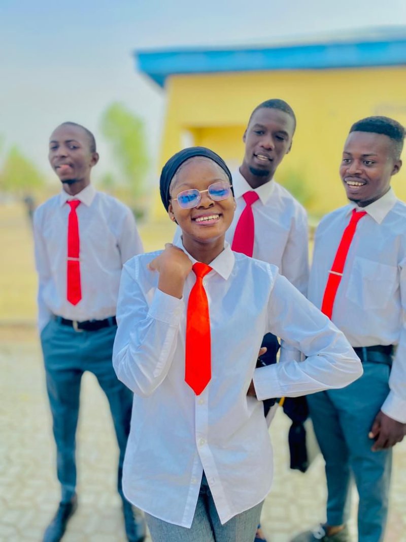 Follow me I will follow back
Happy Sunday