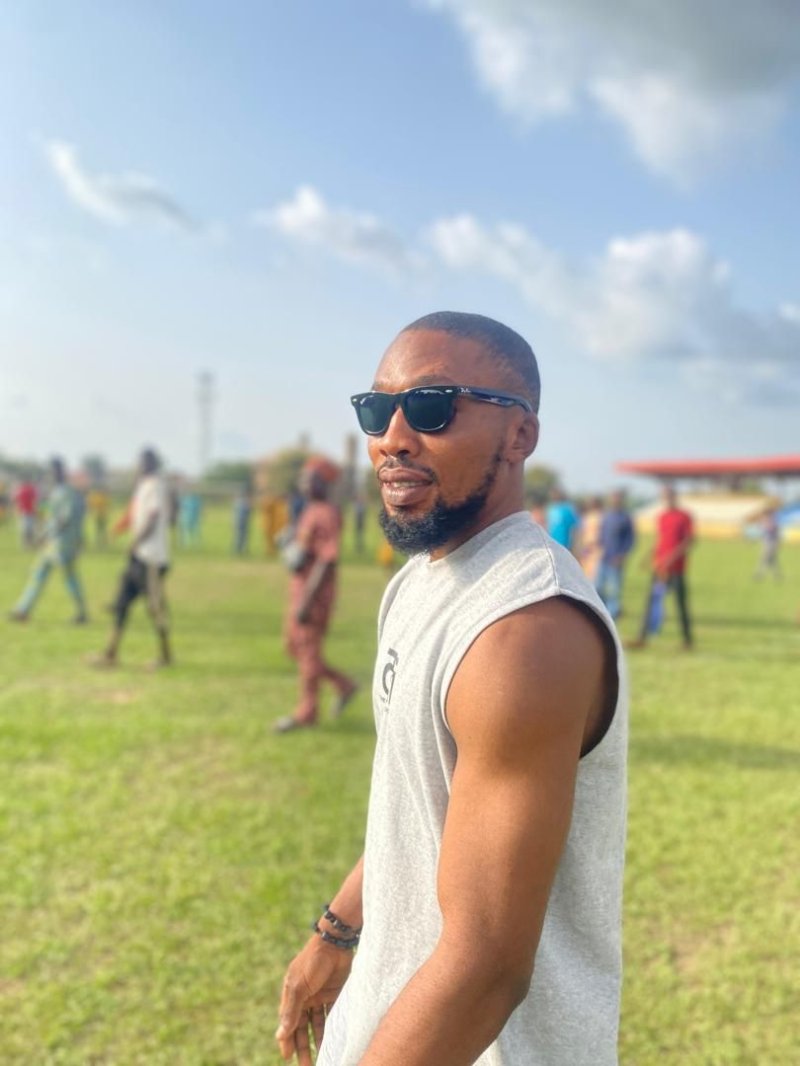 Happy to be here on #LekeeLekee let's connect.