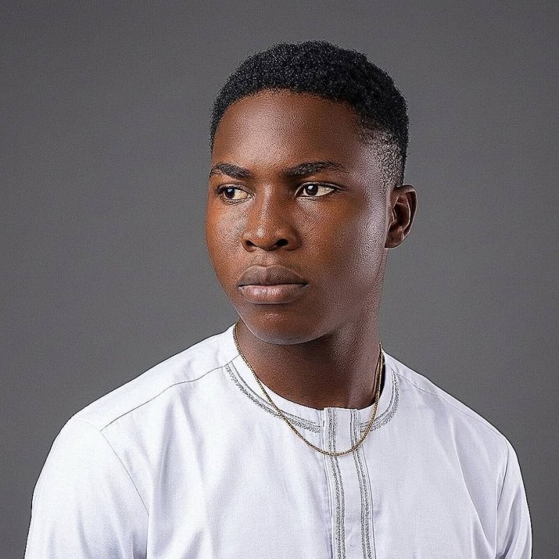 I'm New here guys please follow and welcome me
