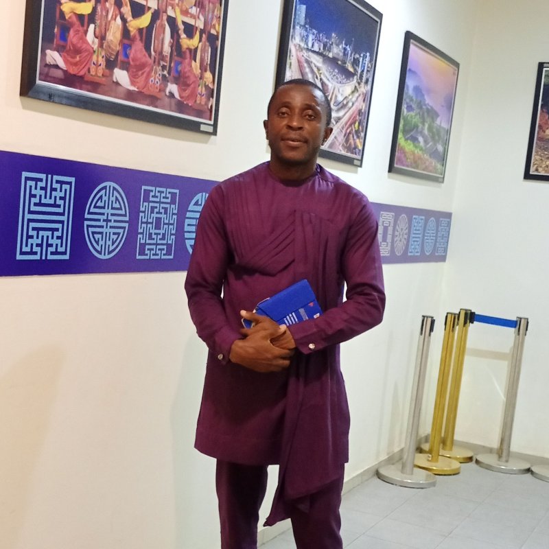Why is Alhaji Atiku Abubakar seeking for running mate when Bar. Kenneth Okonkwo is with him? He shou...