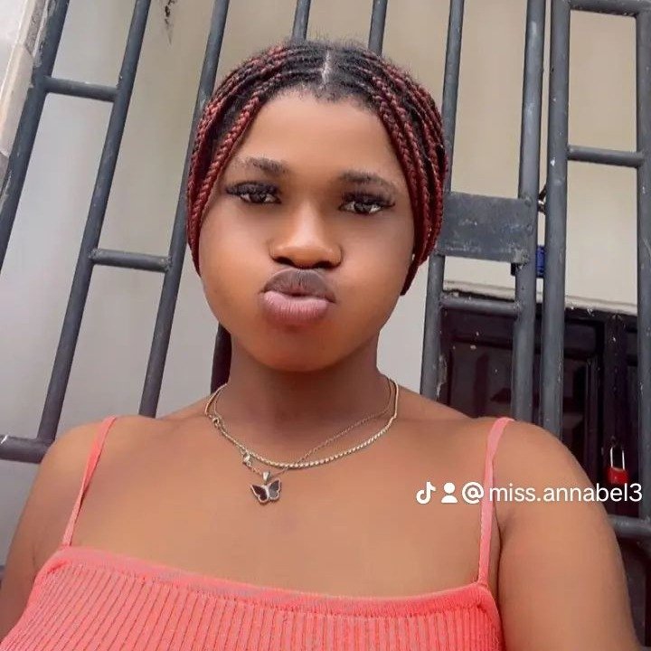 Toast me, make i credit you 2k.
*Use voice note. If your voice come sweet i go make an 5k*😌😂
let's...