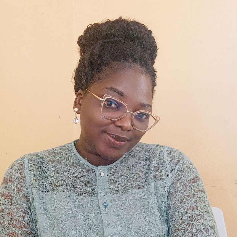Wishing y'all happy Sunday. Don't neglect the presence of God today.