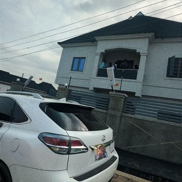 Na una talk say  wait for God's time,una still talk say time wait for nobody which one  be  sha we d...
