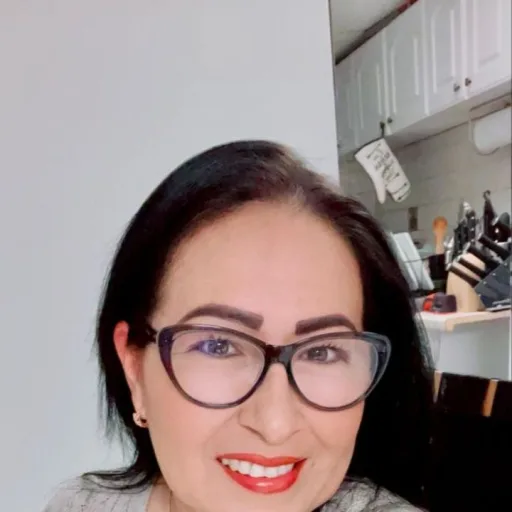 Olá, eu estava navegando no aplicativo e recebi uma leitura psíquica sobre você: "Você ainda ama alg...