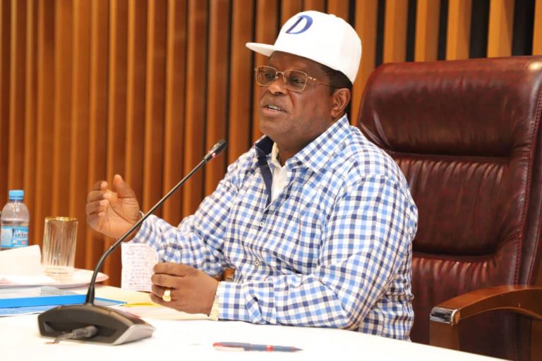 .Announces partial closure of Lagos–Ibadan expressway Emmanuel Addeh in Abuja The Minister of Works...
