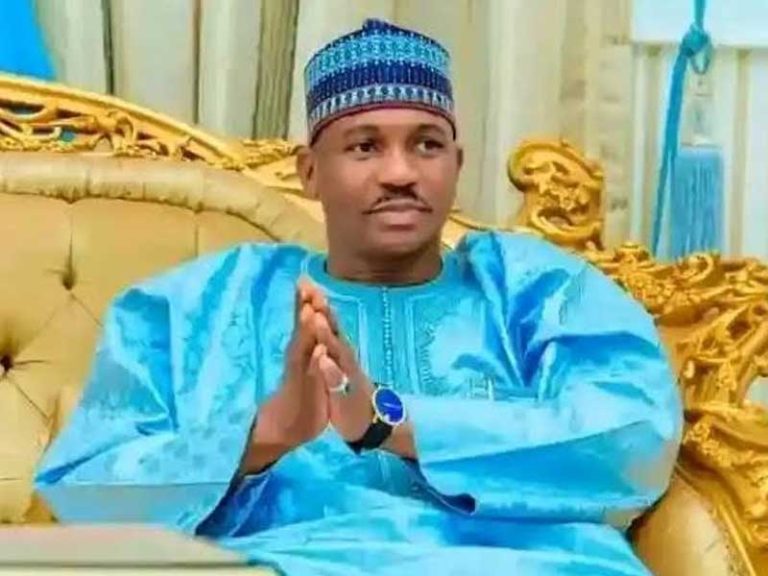 Onuminya Innocent in Sokoto Sokoto State Governor, Ahmed Aliyu, has flagged off the sale of subsidis...