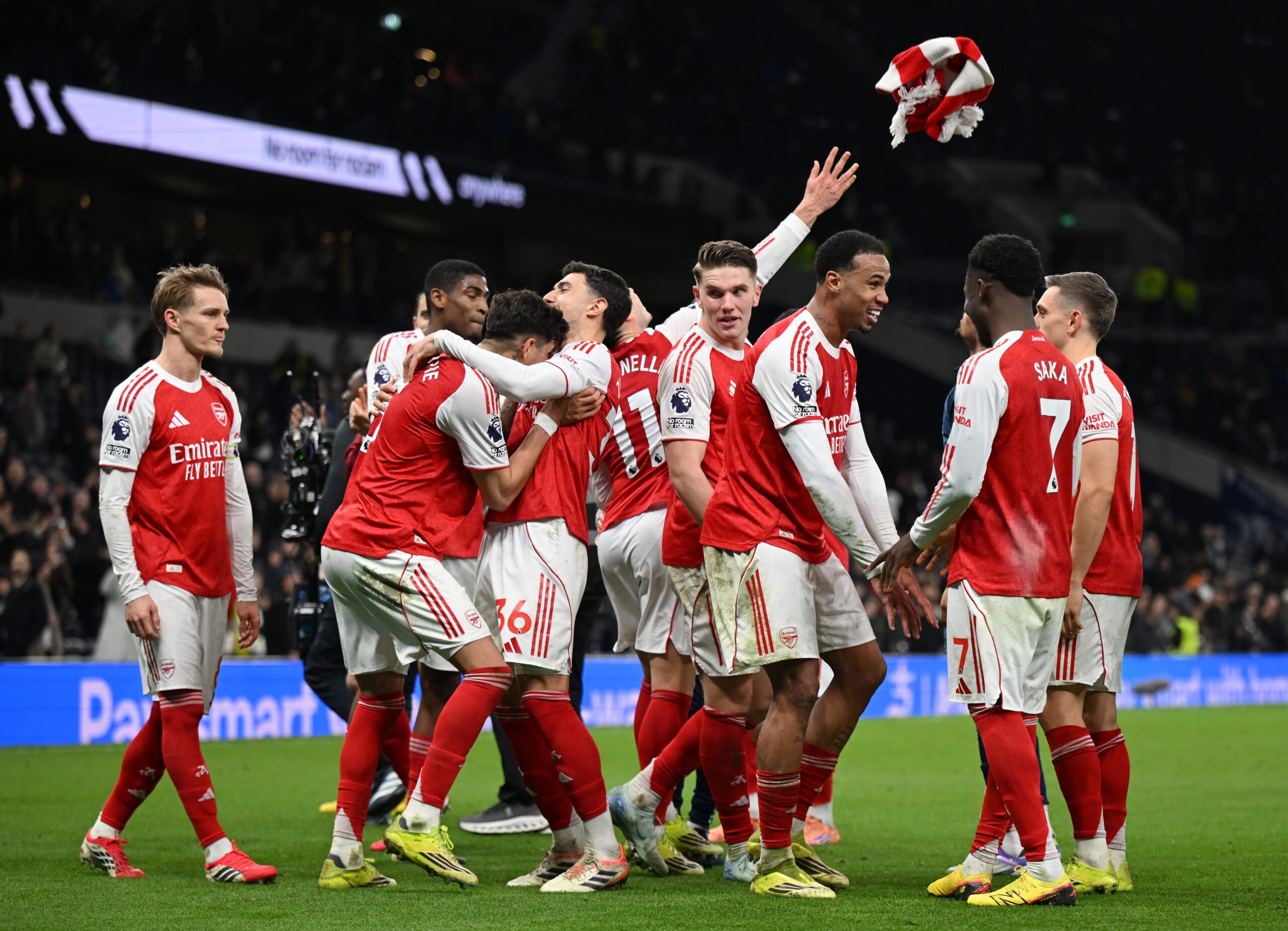 Arsenal crushed Spurs 4-1 as Eze and Gyökeres each scored twice, reclaiming a five-point Premier Lea...