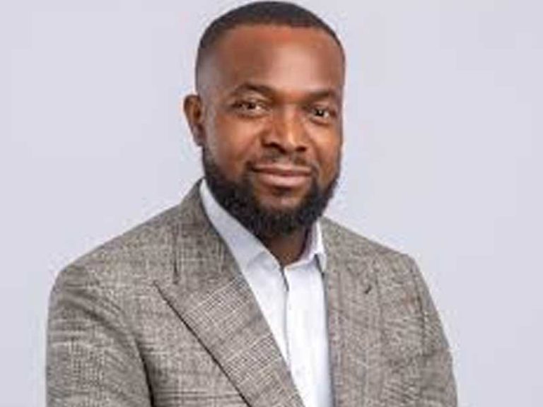 Oghenevwede Ohwovoriole in Abuja The federal government is to review the acquisition of IHS towers b...