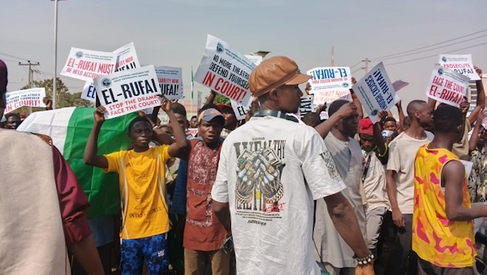 El-Rufai supporters tear-gassed at EFCC headquarters as former Kaduna governor honours anti-graft in...