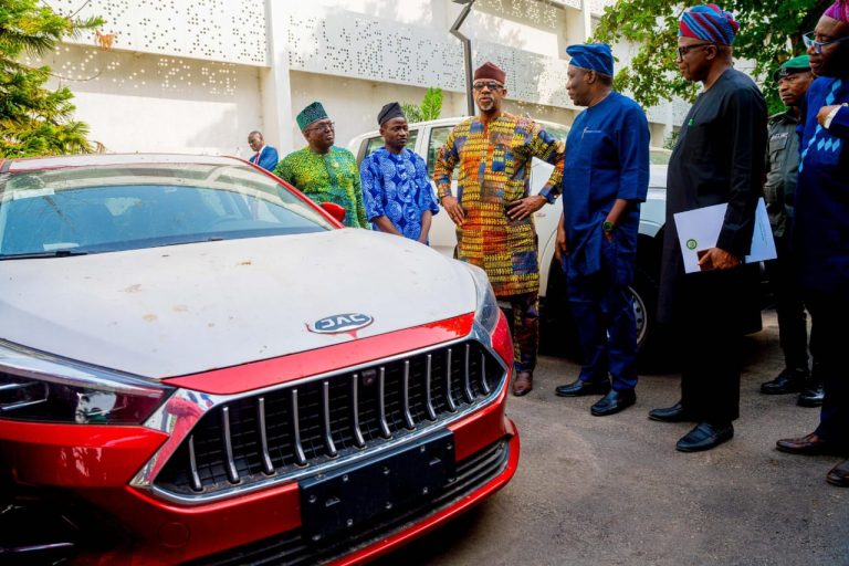James Sowole in Abeokuta The federal government and the Ogun State Government have rewarded Nigeria’...