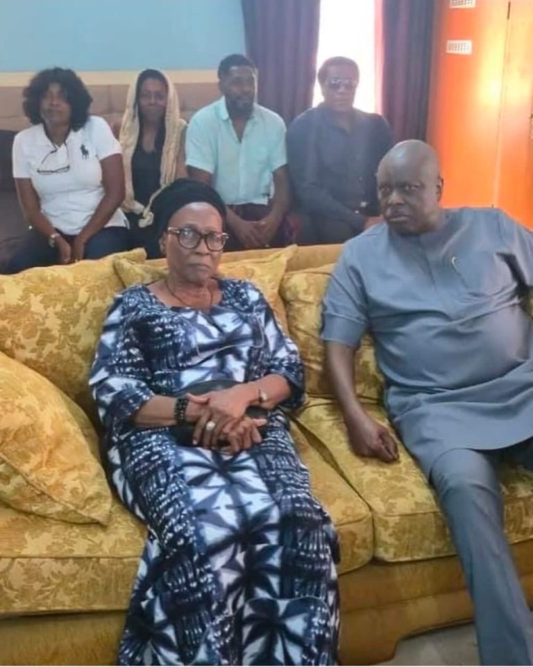 Former Delta State Governor, James Ibori, has paid a condolence visit to the family of his former de...