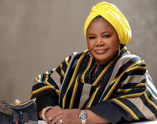 The Ondo government has commended the alumni of Manuwa Memorial Grammar School, Iju Odo, for collabo...