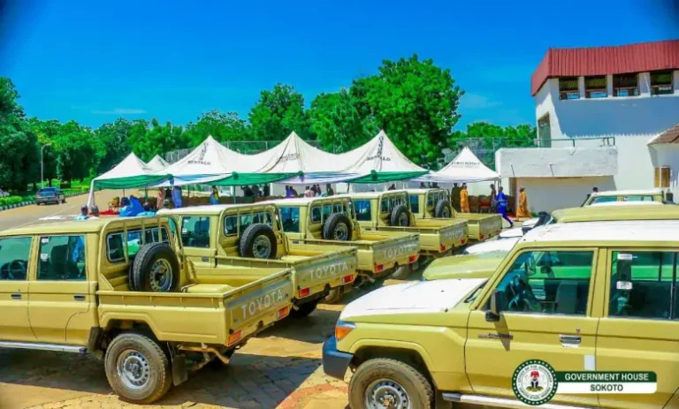 Onuminya Innocent in Sokoto Sokoto State Governor, Ahmed Aliyu, has donated an official vehicle to t...