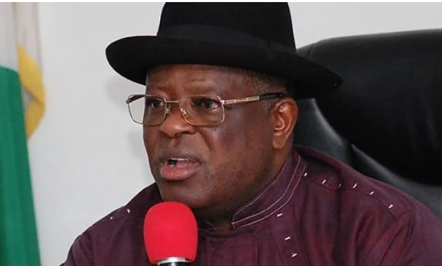 The Minister of Works, Senator David Umahi, has vowed that no distractions would stop him from fulf...
