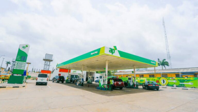 •Nigeria maintains 31-day petrol sufficiency Emmanuel Addeh in Abuja Nigeria recorded its lowest pet...