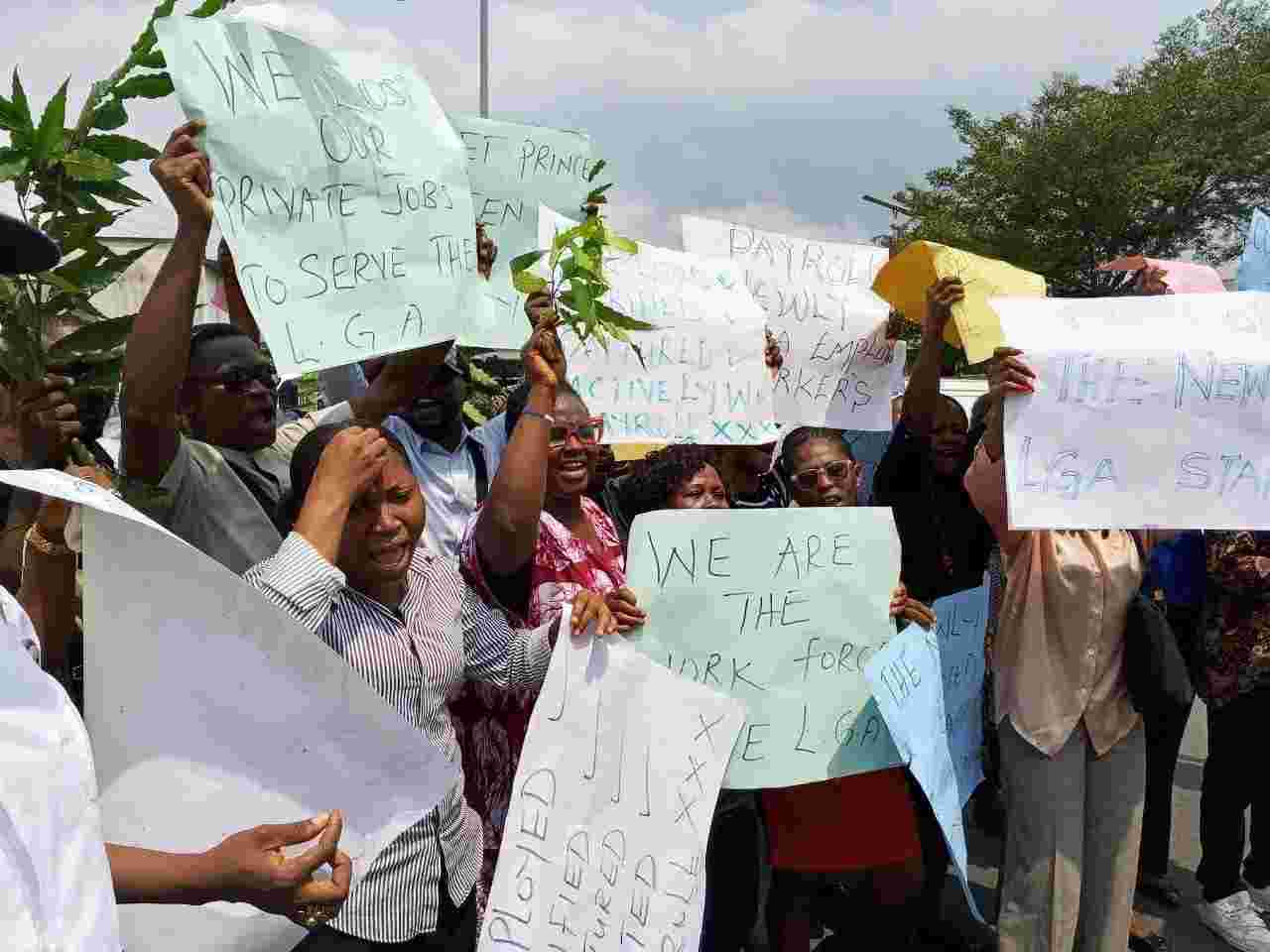 Emohua LG workers in Rivers protest seven months of unpaid salaries, while council chairman defends...
