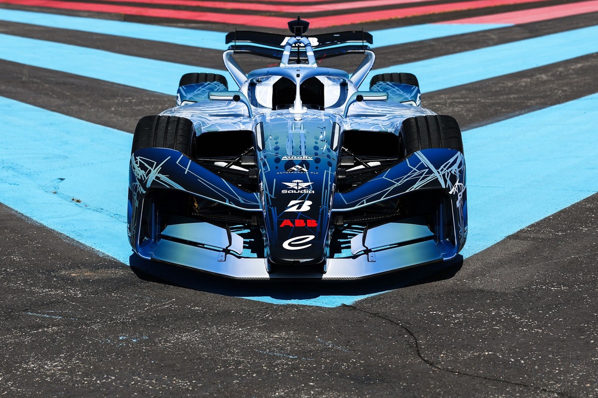 Formula E boss Jeff Dodds reckons his championship is helping Formula 1 to understand its new set of...