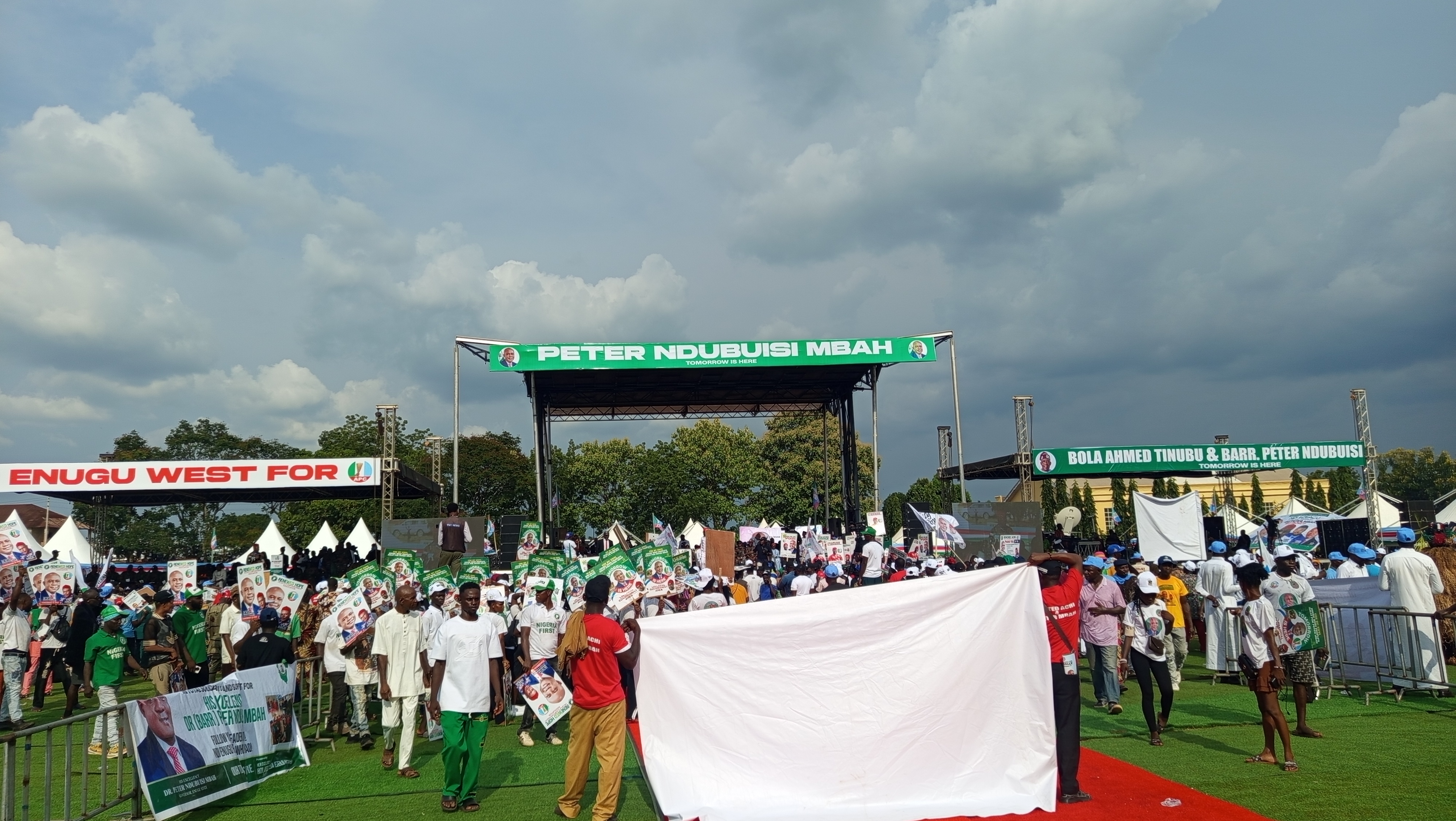 Enugu West stakeholders back Mbah, Tinubu for 2027, donate ₦100m for governor’s nomination form.
So...