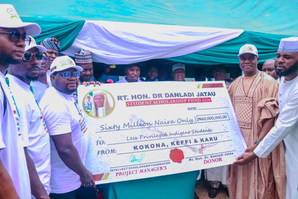 Nasarawa Speaker disburses ₦60m scholarship to 1,200 students, distributes exercise books to primary...