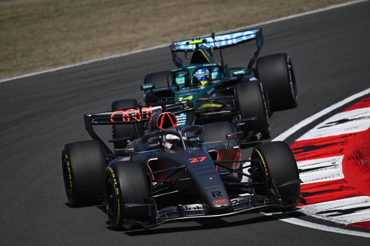 Formula 1 CEO and president Stefano Domenicali believes the series as a whole should try and agree o...