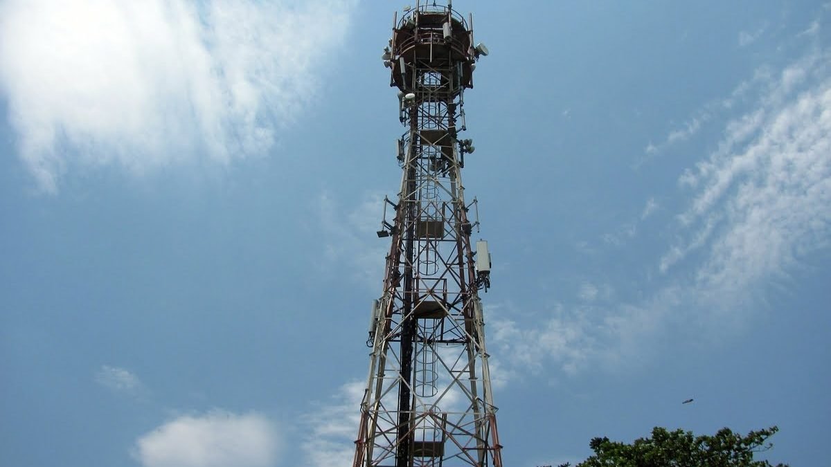 FG urges NCC to fix poor connectivity disrupting emergency response, as Nigeria operates 500 ambulan...