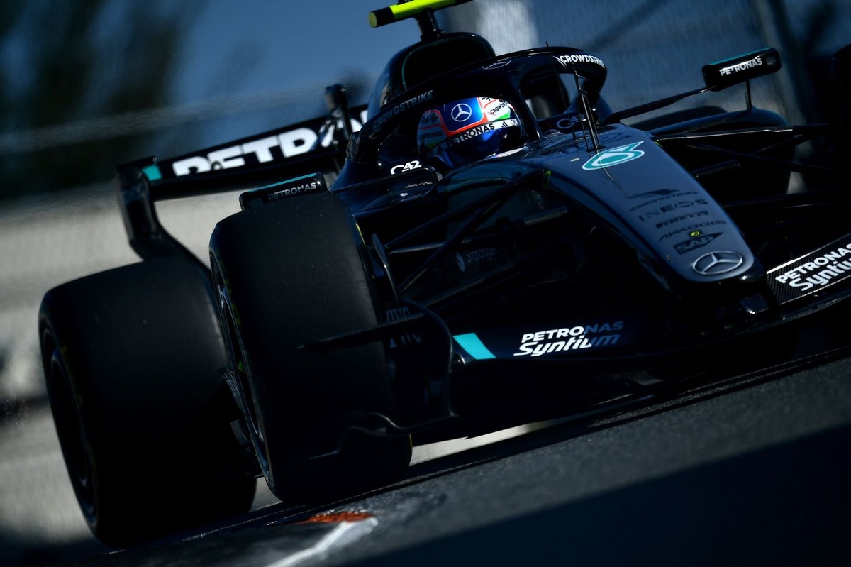 Formula 1 world championship leader Kimi Antonelli has claimed a third successive pole at the Miami...
