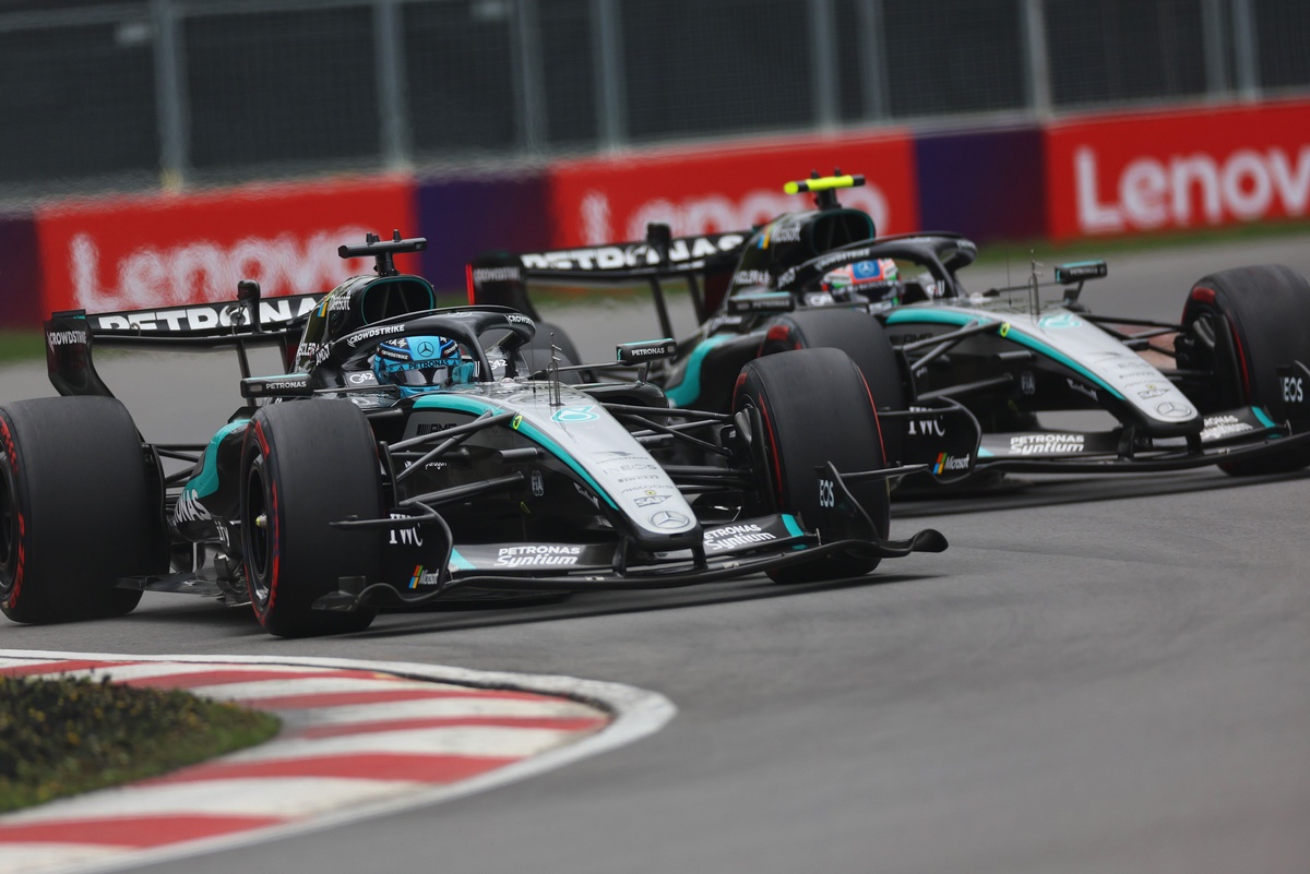 Mercedes driver George Russell suffered a dramatic exit from the lead of the Canadian Grand Prix, pa...