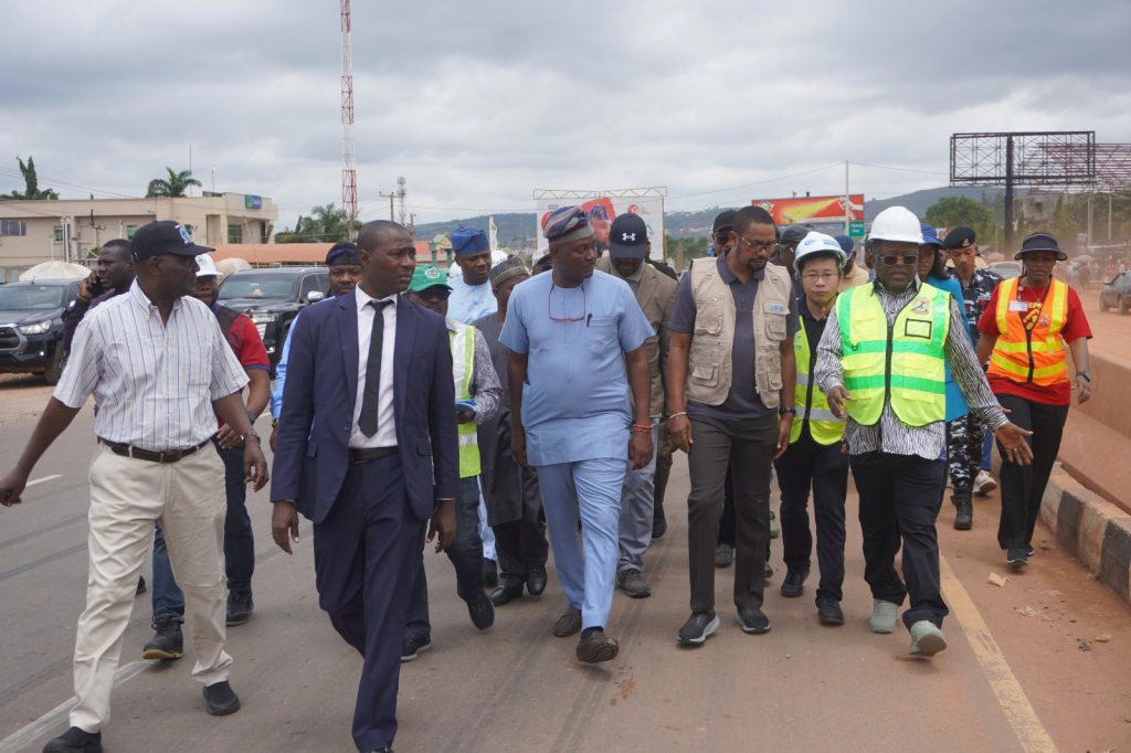 By Favour Ulebor
Minister of Works, David Umahi, has commended China Harbour Engineering Company (C...