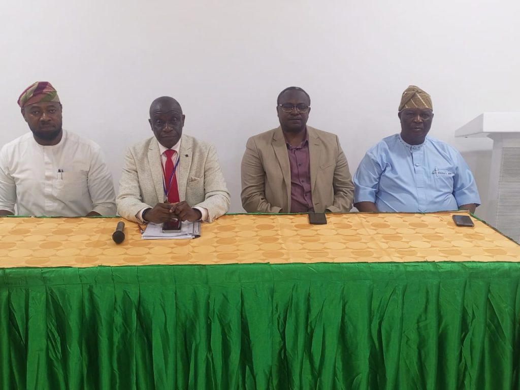 By Adesina Wahab
The Nigerian Publishers Association (NPA) has faulted the Federal Ministry of Educ...