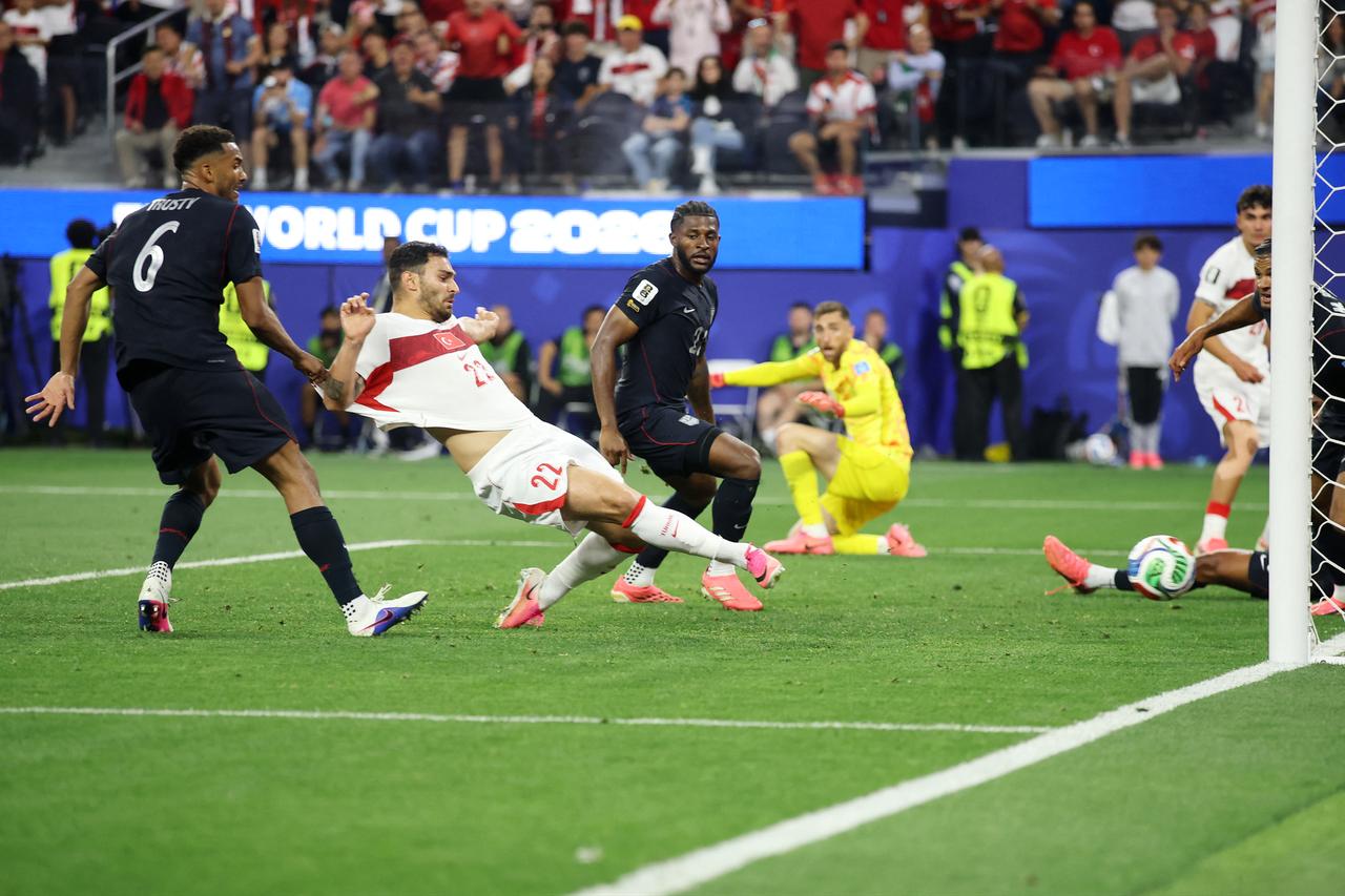Kaan Ayhan’s stoppage-time strike earns Turkey a 3-2 win over the United States in Los Angeles.
Sou...