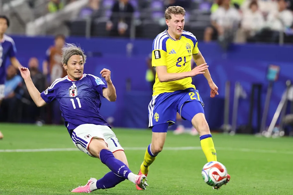 Sweden reach World Cup knockout stage after Anthony Elanga's stunning equaliser secures a 1-1 draw a...