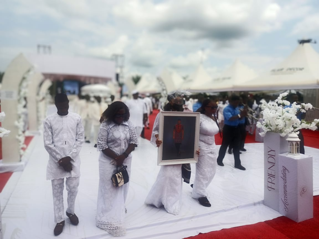 The remains of late actor Alex Ekubo arrived in Abia State ahead of his burial rites on Thursday dra...