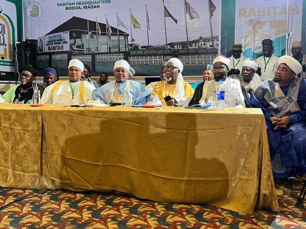 By Adeola Badru
The League of Imams and Alfas in Yorubaland has warned Nigerians against recognisin...