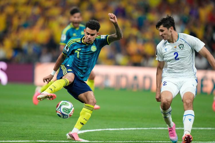 Luis Diaz nets his maiden World Cup goal to help Colombia secure victory against Uzbekistan.
Source...