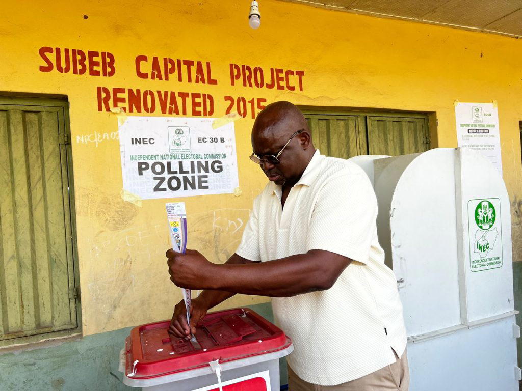 By Rotimi Ojomoyela, Ado-Ekiti
There was a massive voter turnout on Saturday at Afao-Ekiti in Irepo...