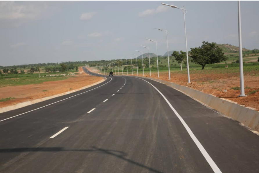 By Omeiza Ajayi
ABUJA: President Bola Tinubu on Thursday commissioned a 7-kilometre access road byp...