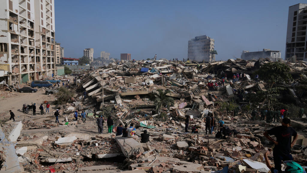 Rescuers race against time as hundreds remain trapped beneath rubble following Venezuela's deadliest...