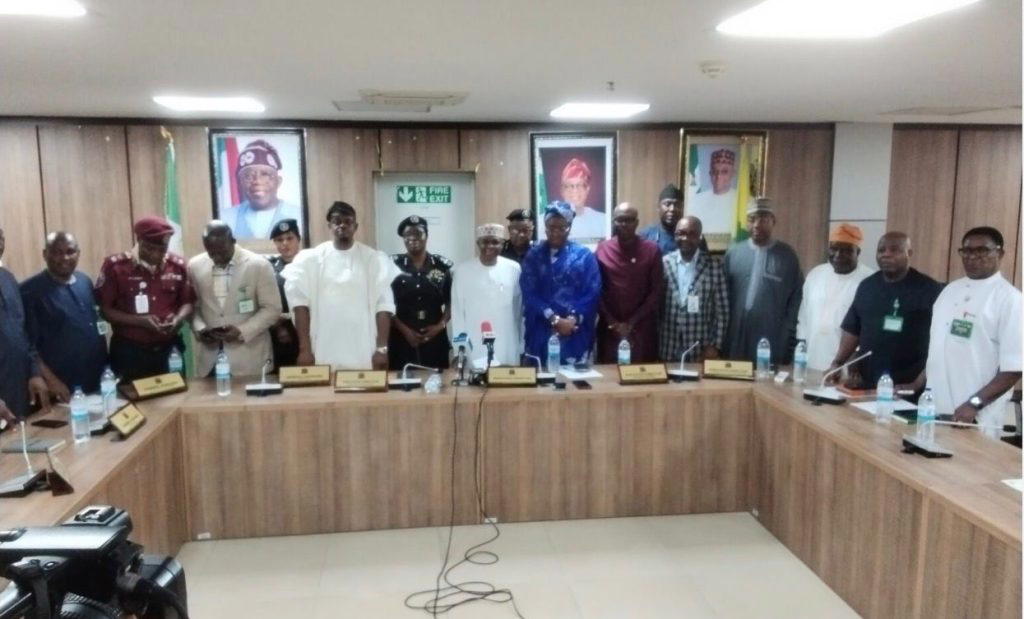 By Efe Onodjae
The Assistant Inspector-General of Police in charge of Maritime, AIG Okunade Ronke,...