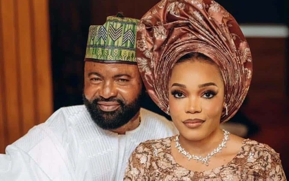 Popular Yoruba actor, Akin Olaiya, has announced the end of his marriage to his wife, Nafeesat Feena...
