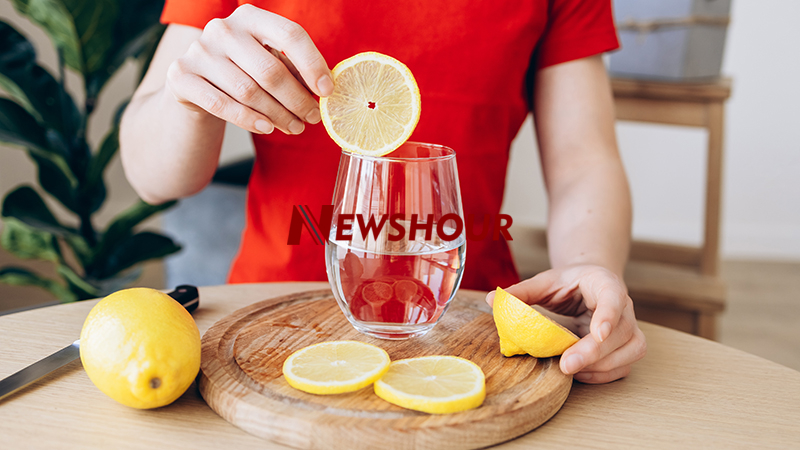 Drinking warm lemon water daily may seem like a simple habit, but it can have several gentle yet pow...