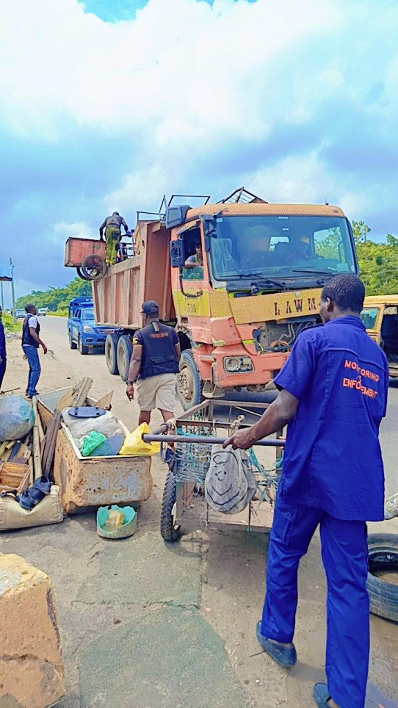 ….LAWMA evacuates 418,500 tonnes of waste in May
By Olasunkanmi Akoni
LAGOS — The Lagos State Lott...