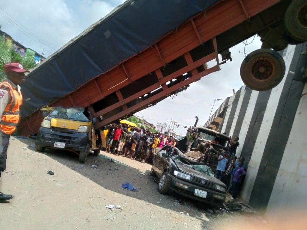 By Nwabueze Okonkwo
No fewer than five persons sustained various degrees of injuries when a 40-feet...