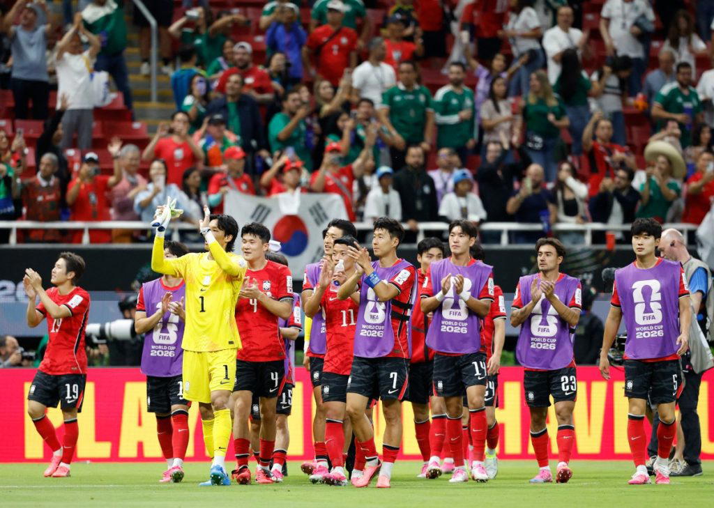 South Korea got their World Cup campaign off to a winning start by beating the Czech Republic 2-1 Th...
