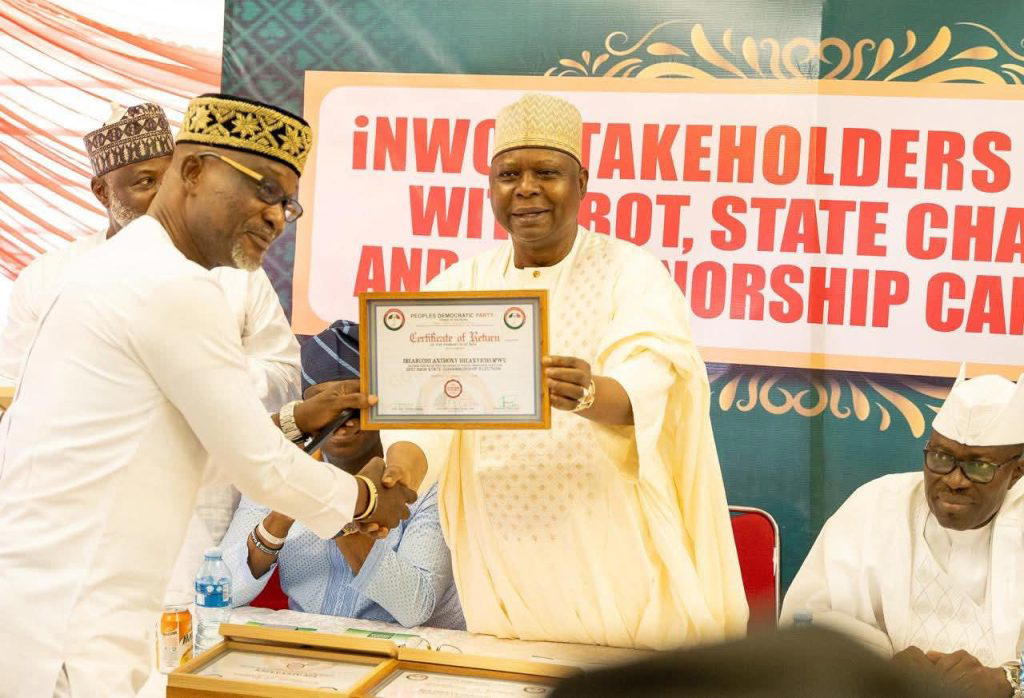 As Abia governorship candidate, others receive Certificates of Return
By Steve Oko
UMUAHIA — Chair...