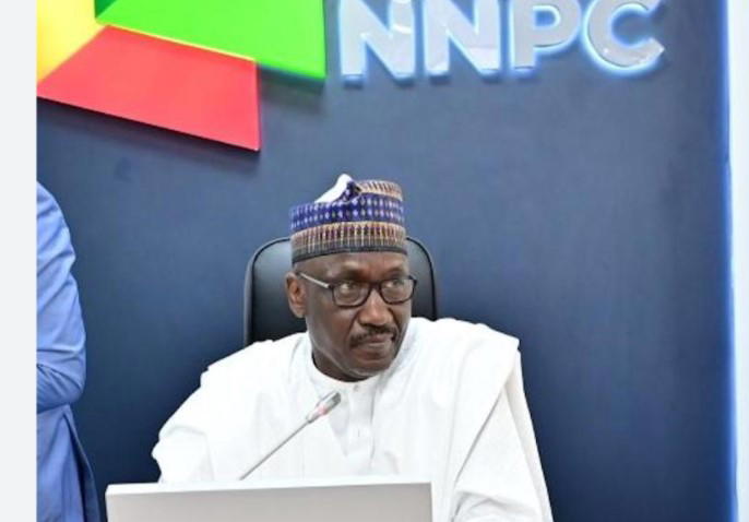 By Henry Umoru, ABUJA
The Senate has dissociated itself from the warrant of arrest issued against M...